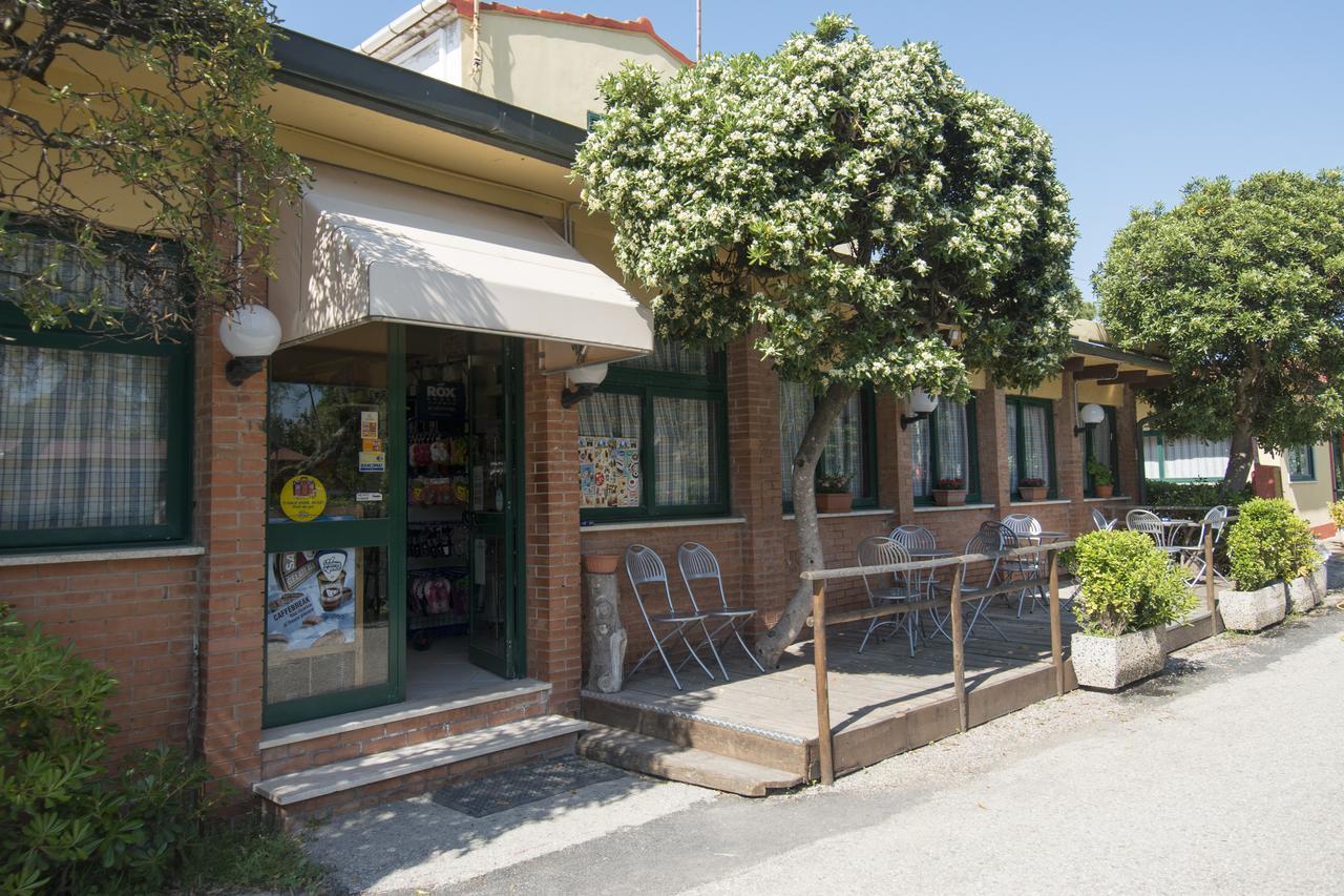 Campeggio Bocca Di Cecina マリーナ・ディ・チェーチナ エクステリア 写真