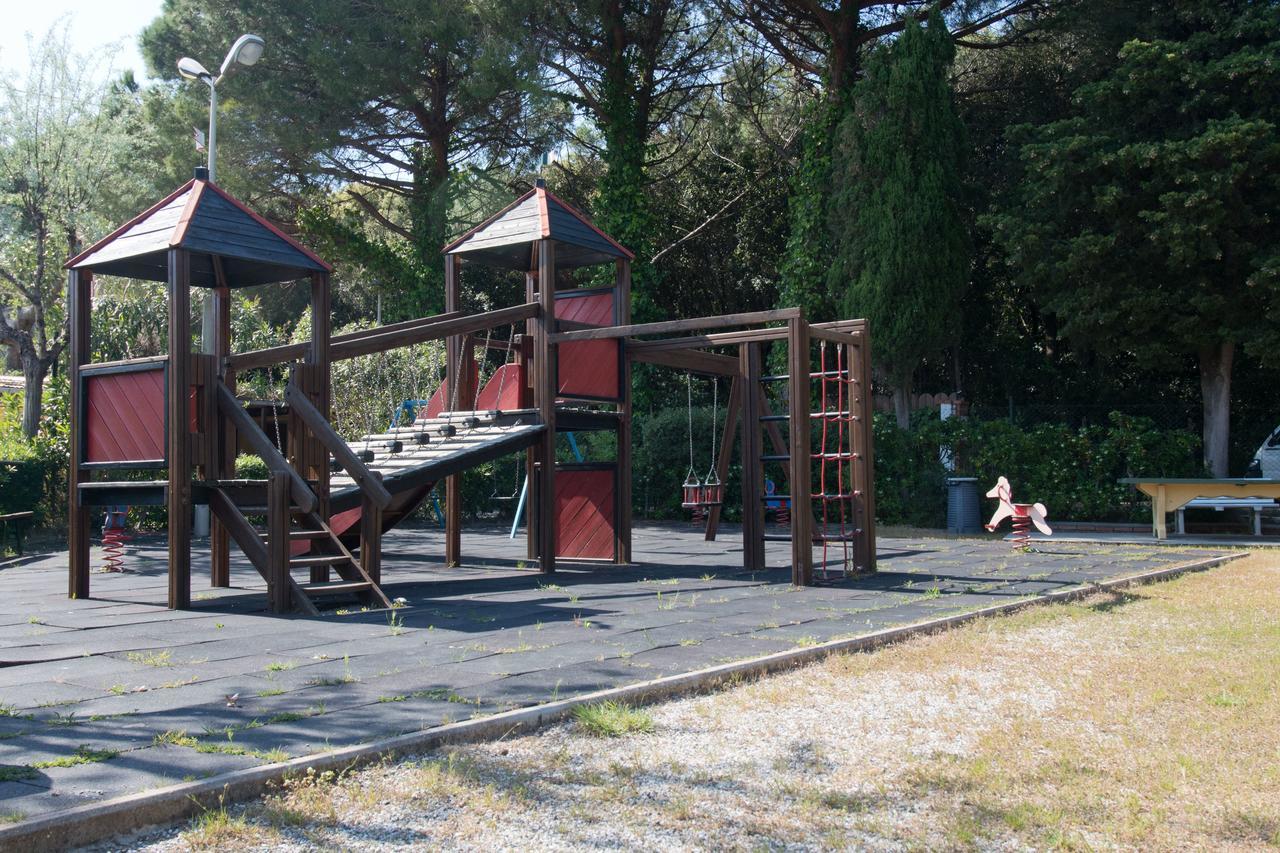 Campeggio Bocca Di Cecina マリーナ・ディ・チェーチナ エクステリア 写真
